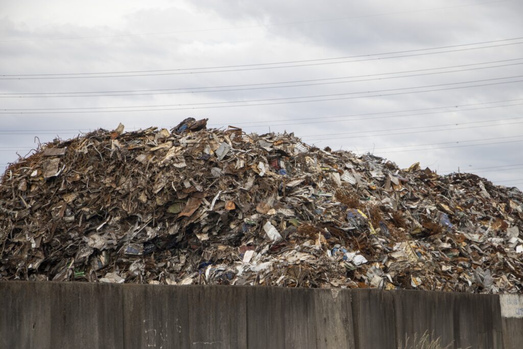 負動産と産業廃棄物埋設地