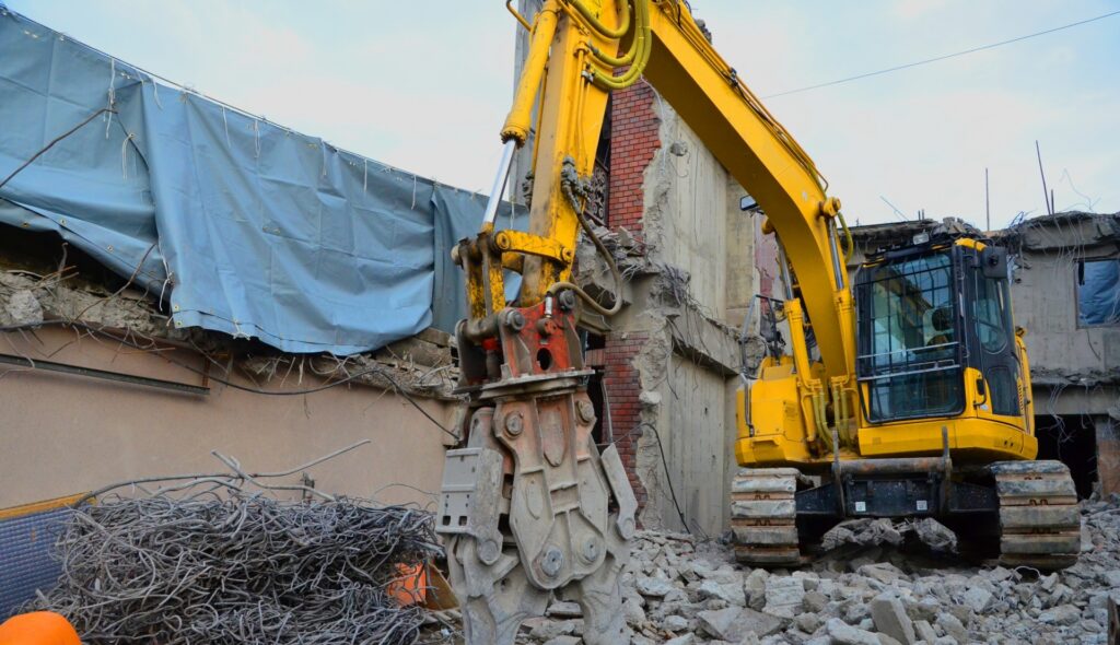 高知県の空き家解体現場の様子
