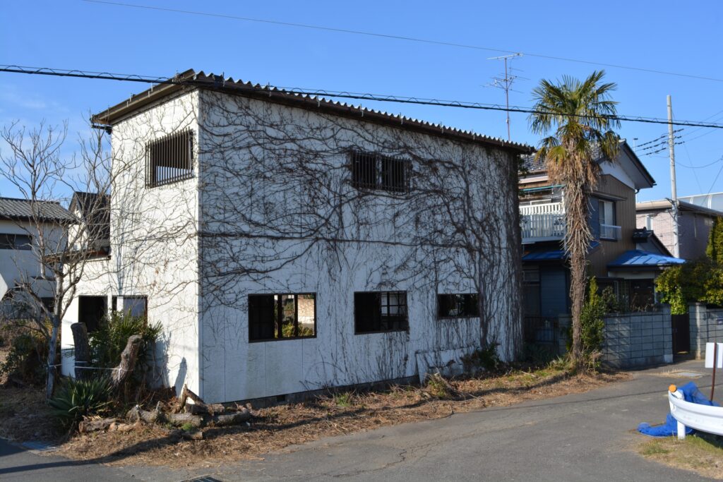 高知県の売れない空き家の外観写真