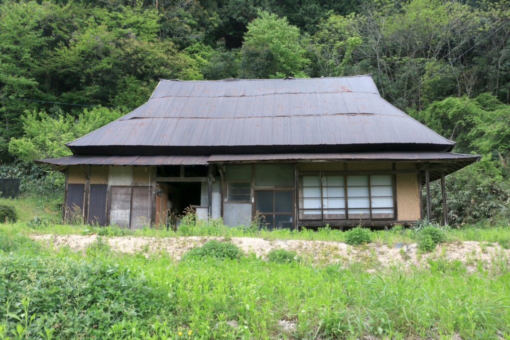 大川村の築古空き家