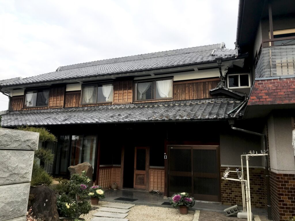 津野町の木造空き家