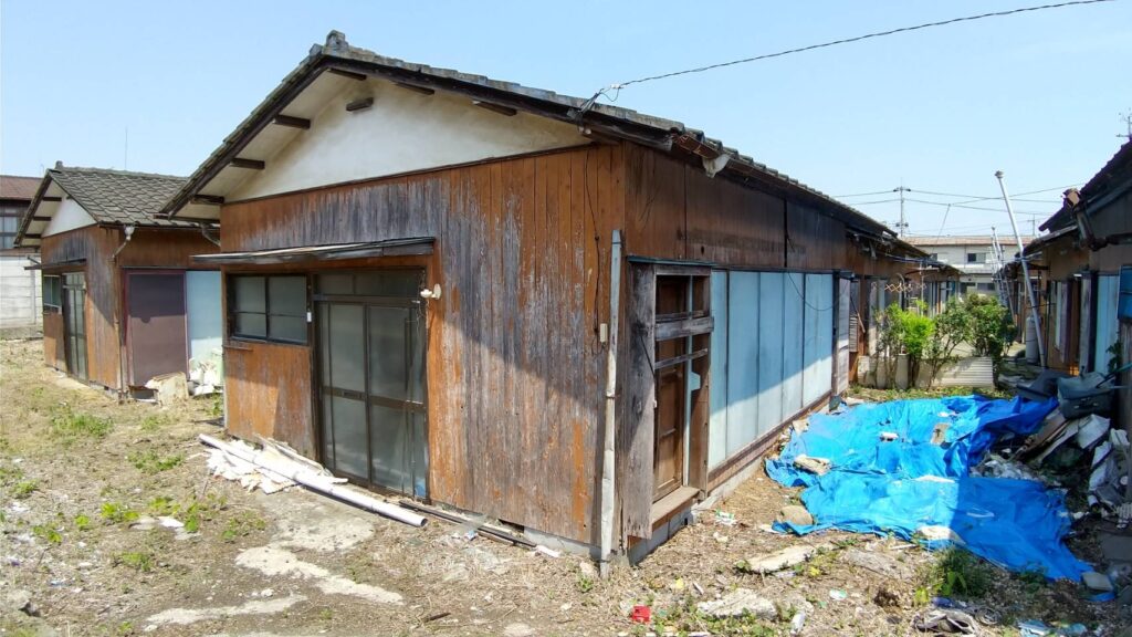 本山町の古い相続空き家