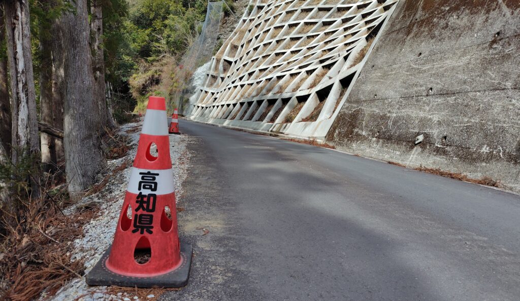 高知県の管理されなくなった道路
