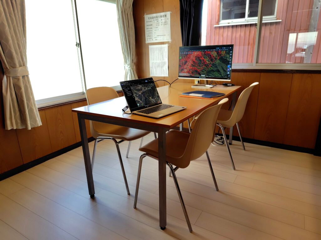 福島屋高知の事務所風景