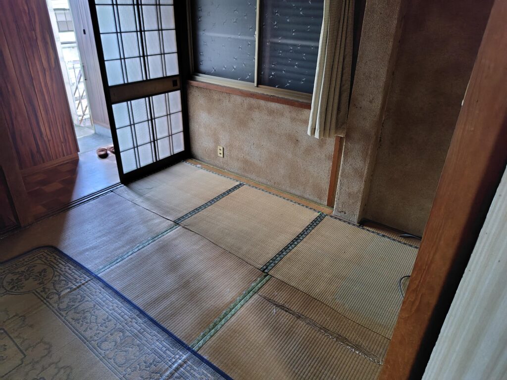 高知の売れない空き家の和室