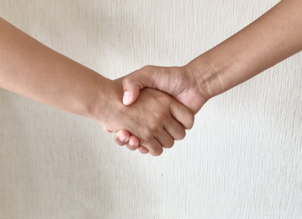 不動産整理について話し合い双方が納得できる着地点を見つけるイメージ